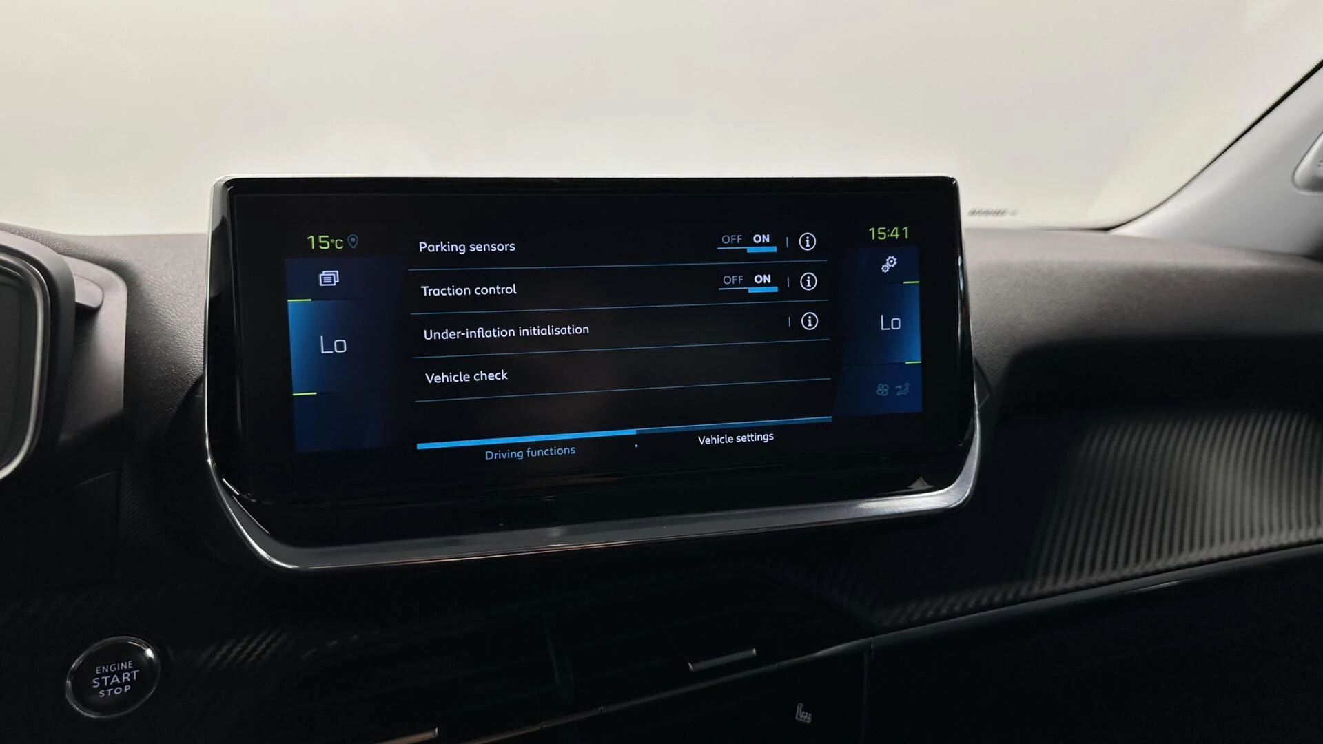 Hoofdafbeelding Peugeot e-2008