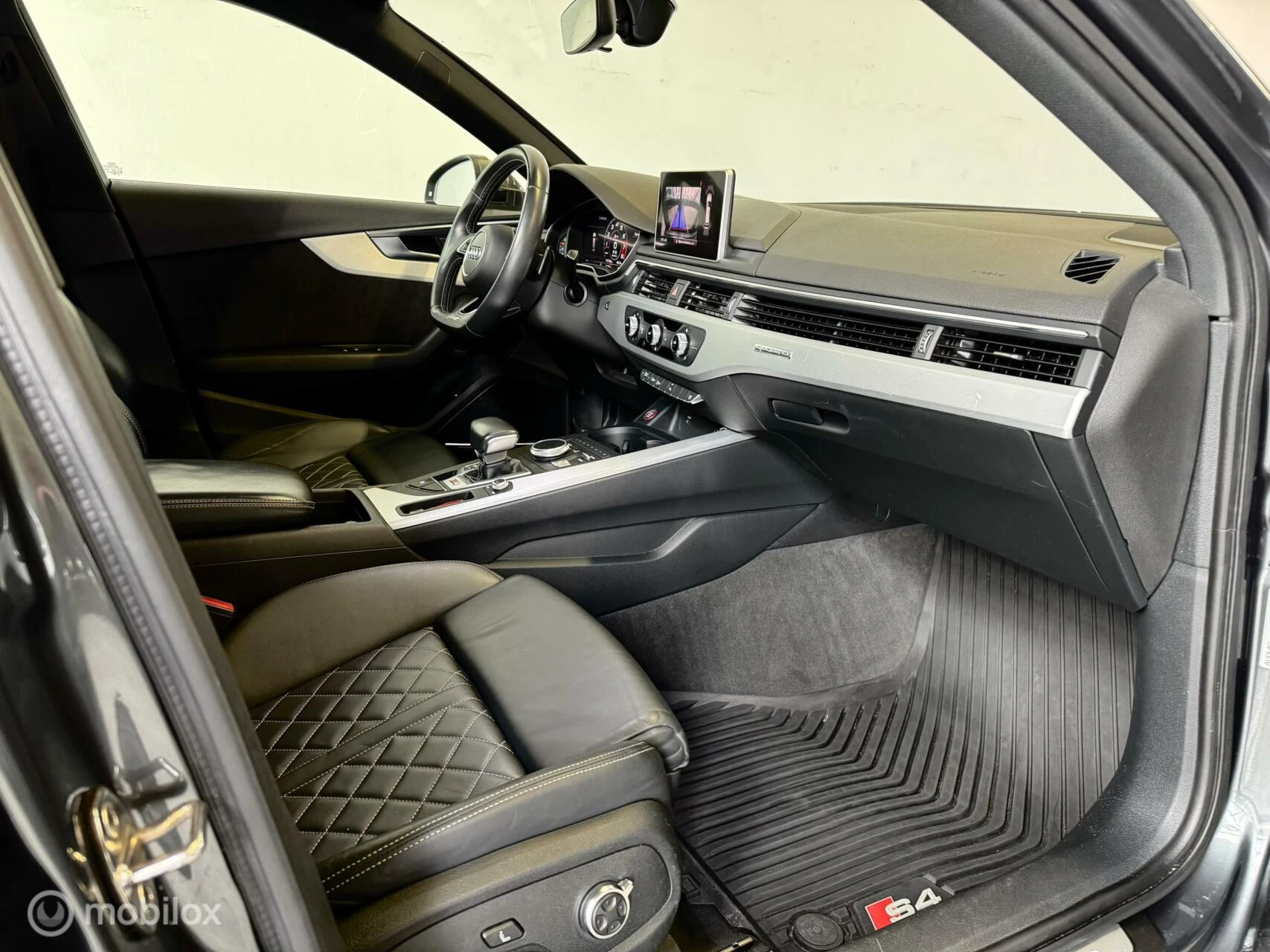 Hoofdafbeelding Audi S4