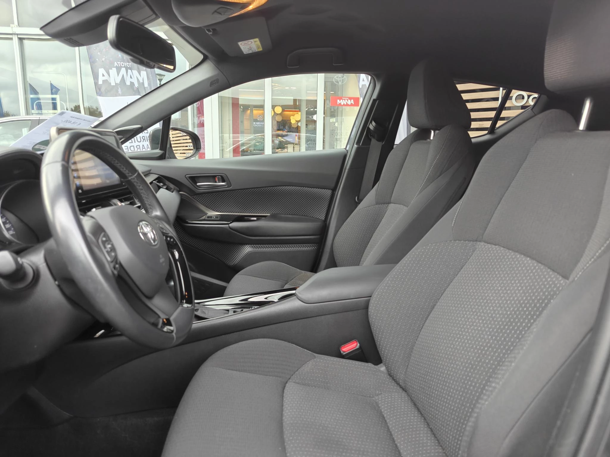 Hoofdafbeelding Toyota C-HR