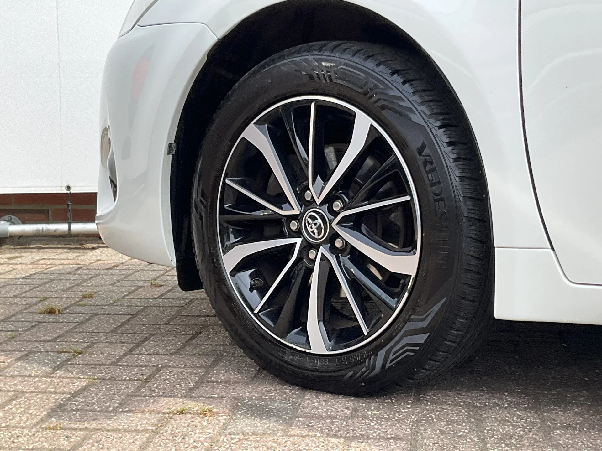 Hoofdafbeelding Toyota Avensis