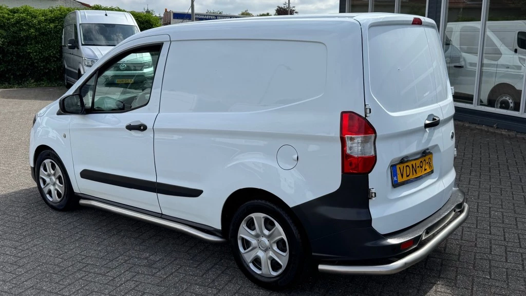 Hoofdafbeelding Ford Transit Courier