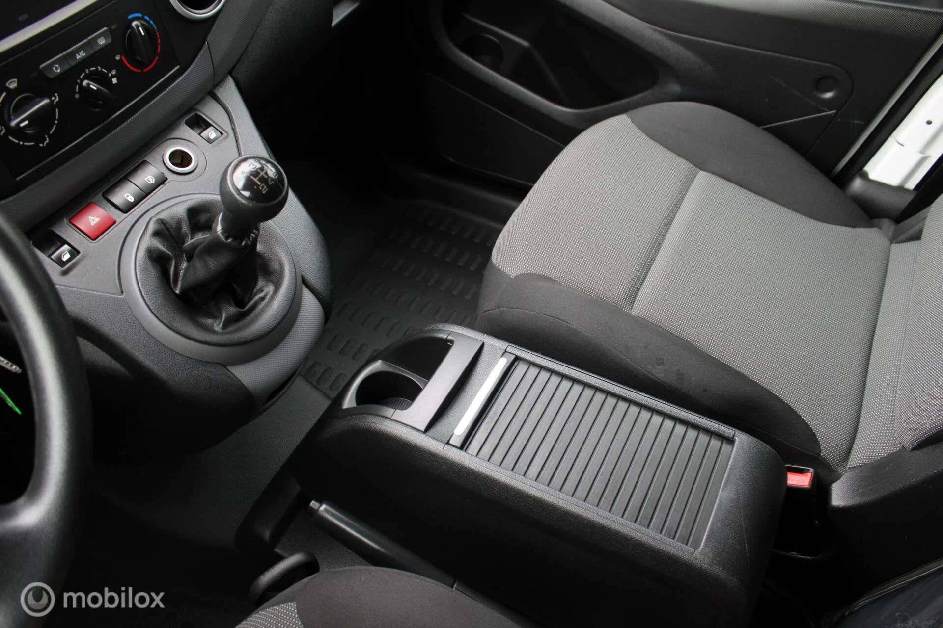 Hoofdafbeelding Peugeot Partner