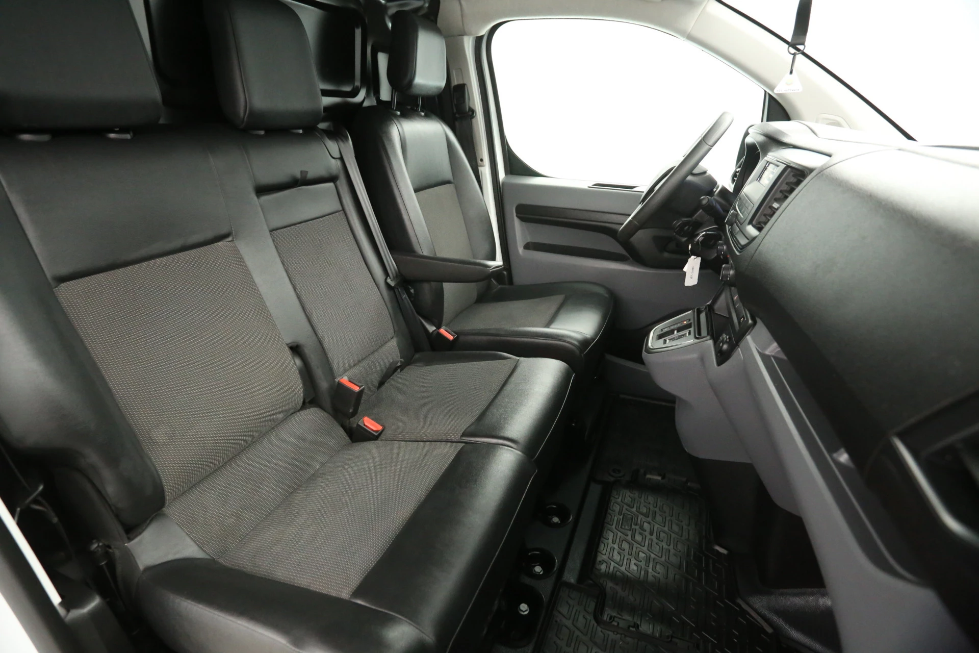 Hoofdafbeelding Peugeot e-Expert