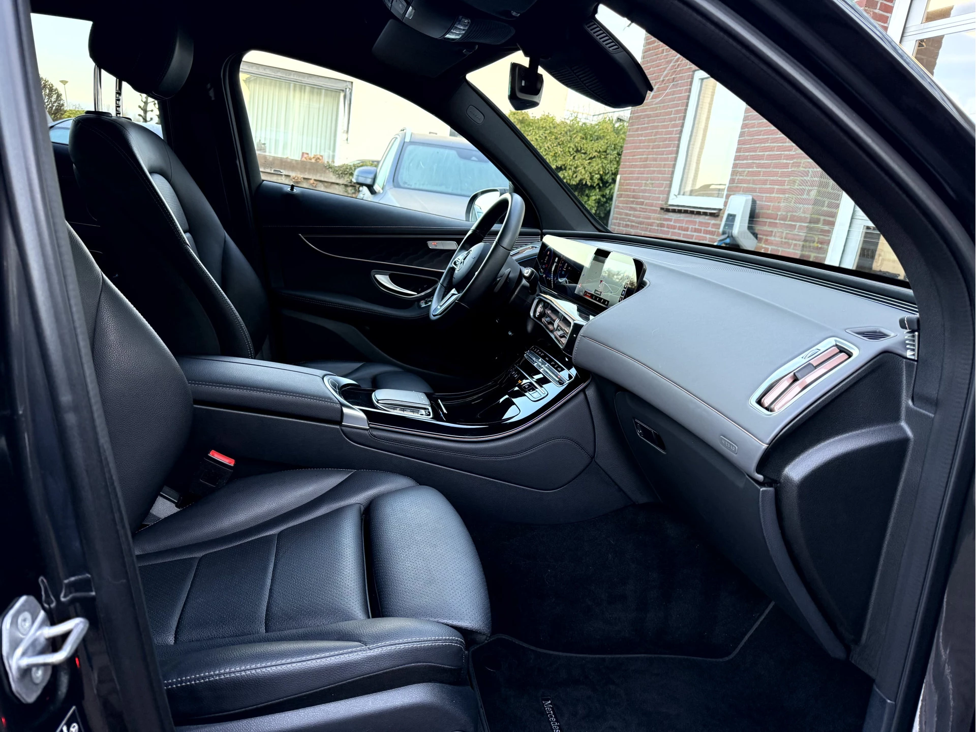 Hoofdafbeelding Mercedes-Benz EQC