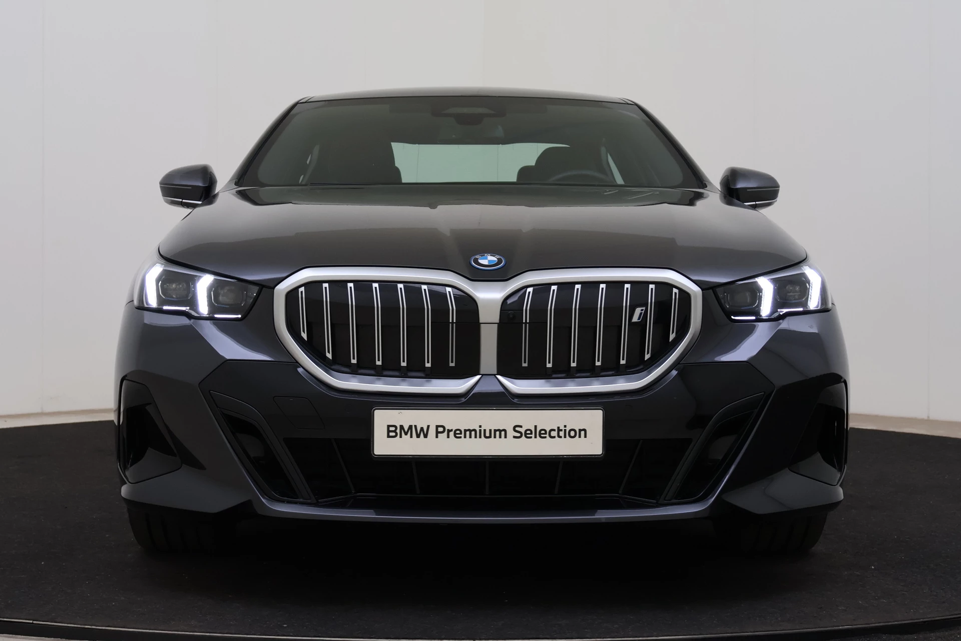Hoofdafbeelding BMW i5