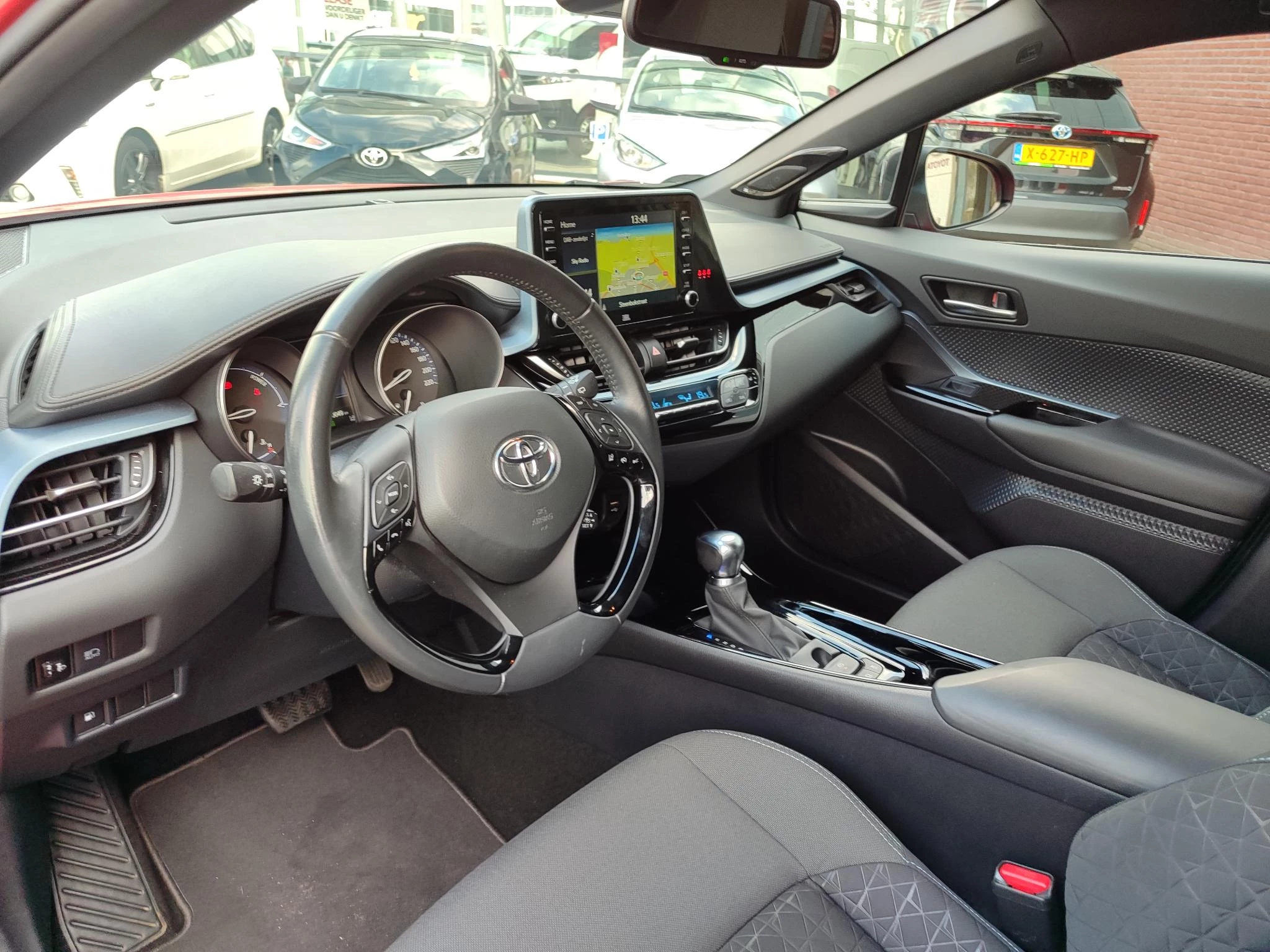 Hoofdafbeelding Toyota C-HR