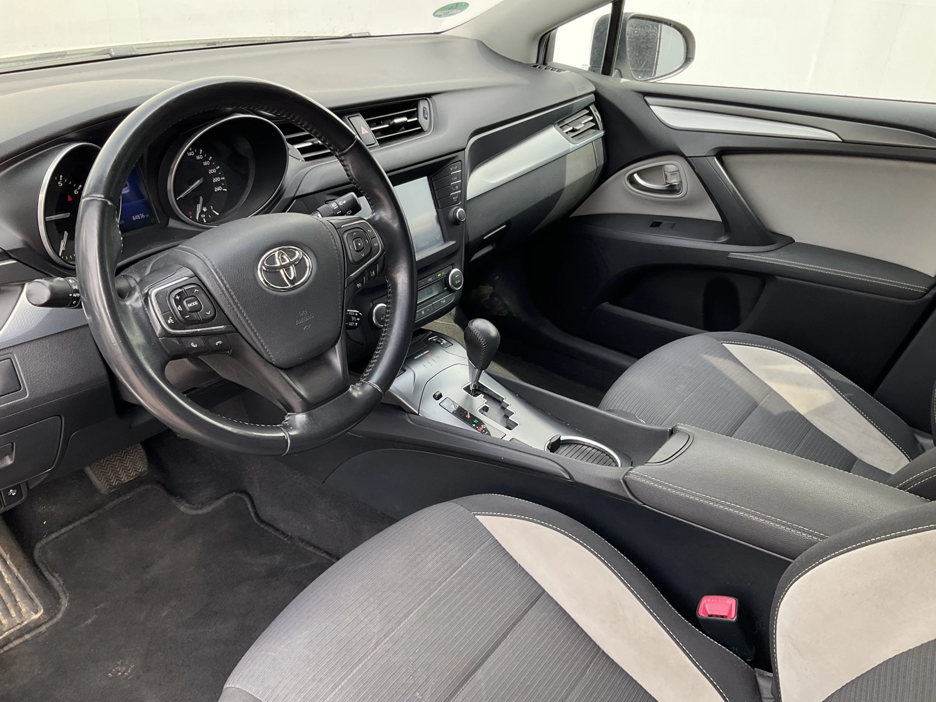 Hoofdafbeelding Toyota Avensis