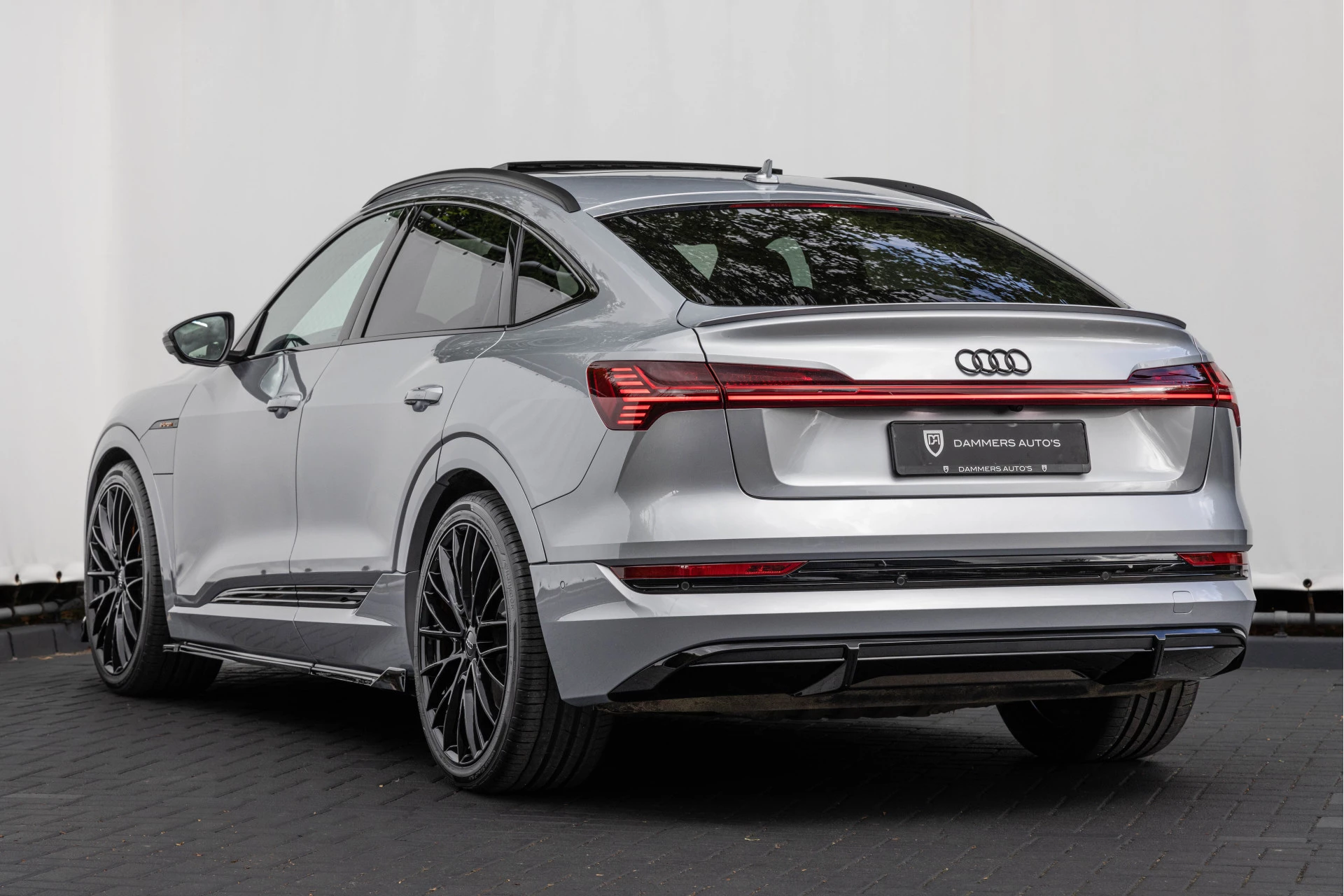 Hoofdafbeelding Audi e-tron