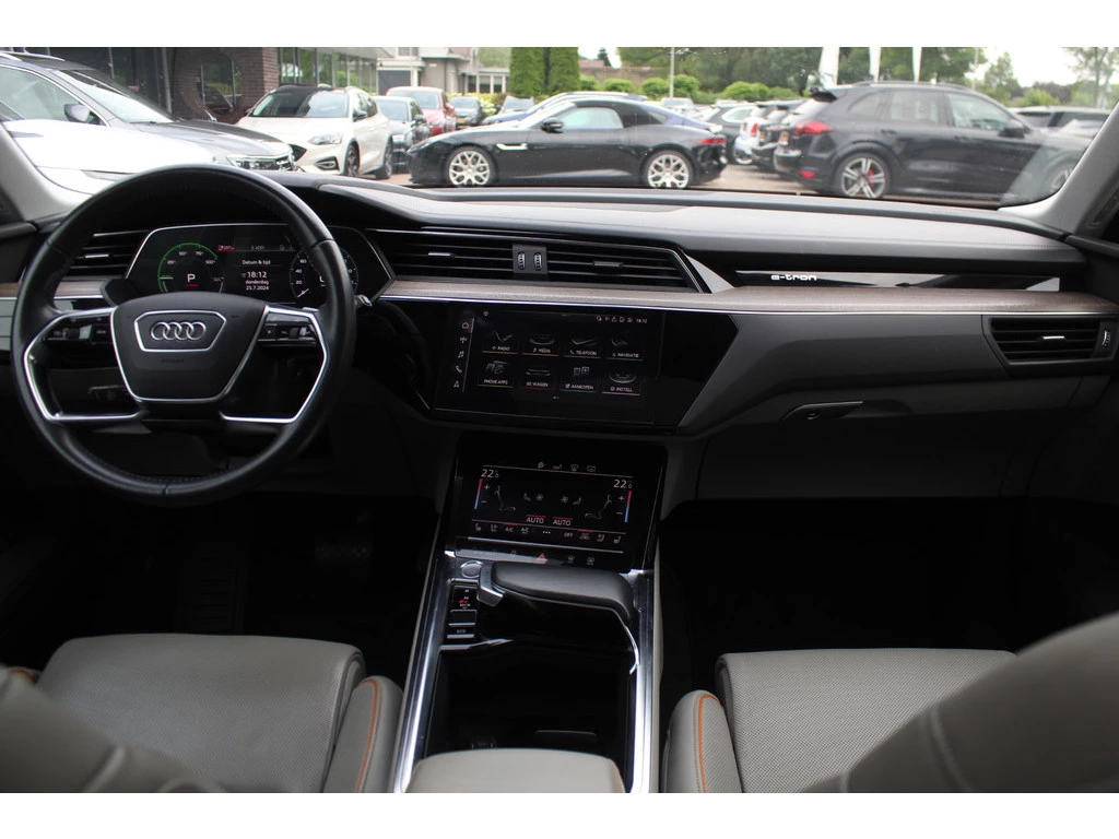 Hoofdafbeelding Audi e-tron