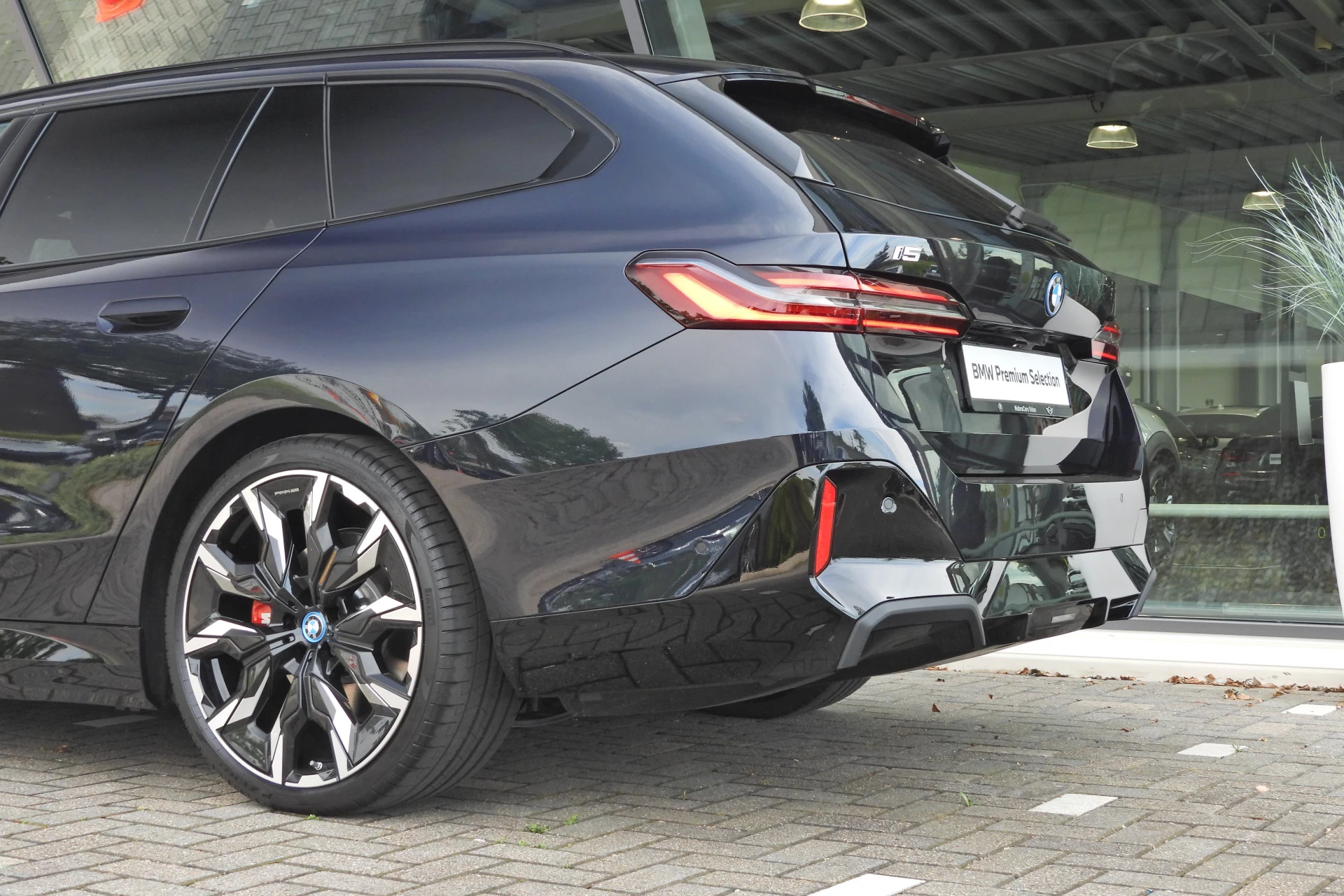 Hoofdafbeelding BMW i5