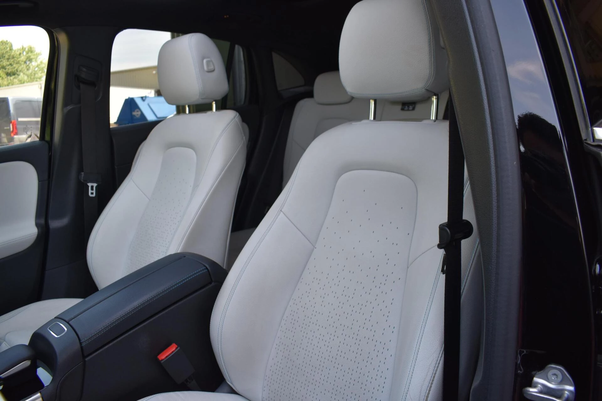 Hoofdafbeelding Mercedes-Benz EQA