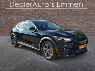 Hoofdafbeelding Ford Mustang Mach-E Ford Mustang Mach-E Extended 98 kWh ECC LMV LEDER NAVI SOH 94%