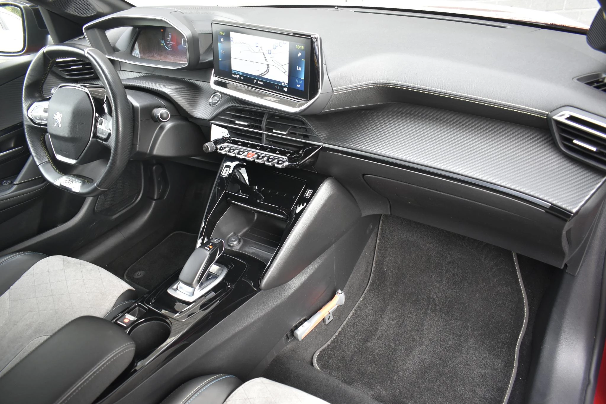 Hoofdafbeelding Peugeot e-208