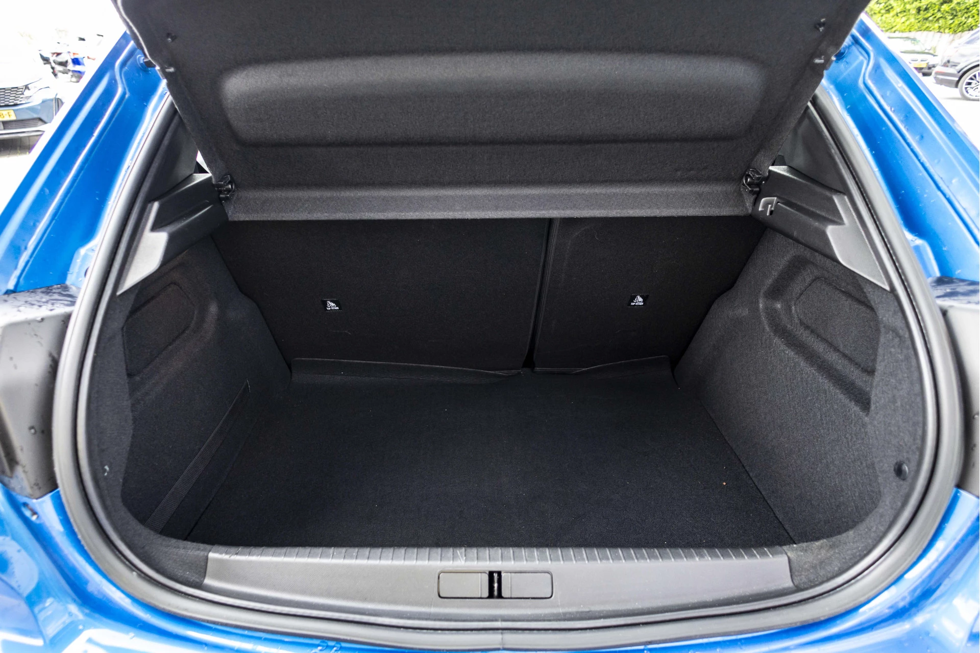 Hoofdafbeelding Peugeot e-208