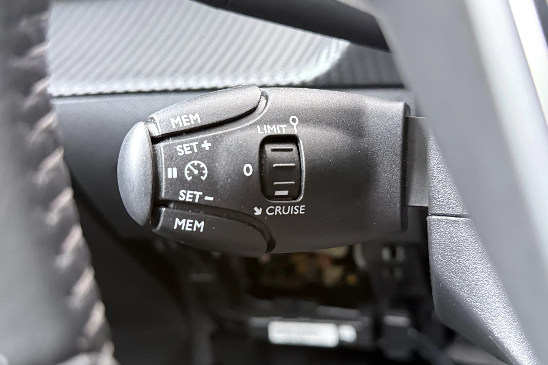 Hoofdafbeelding Peugeot e-208