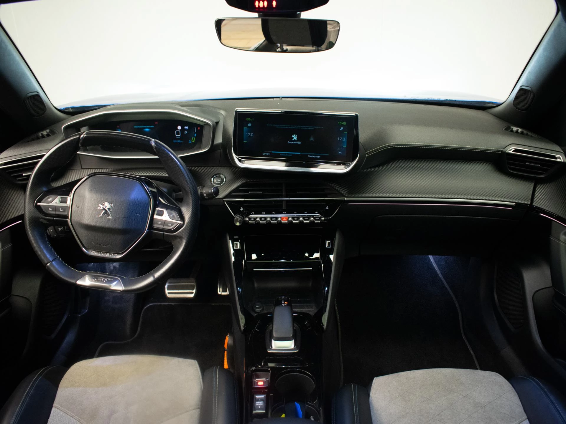 Hoofdafbeelding Peugeot e-2008