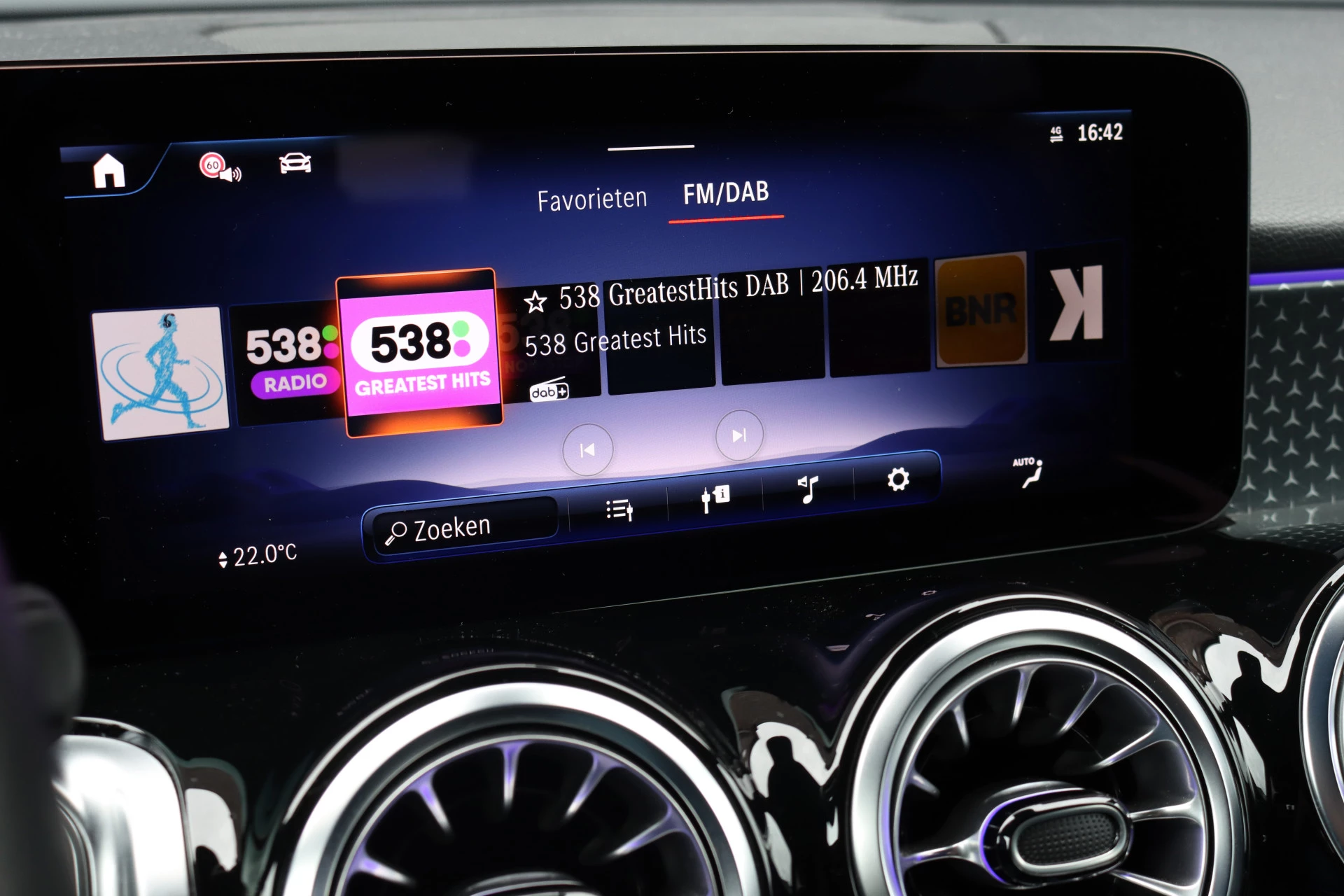 Hoofdafbeelding Mercedes-Benz EQB