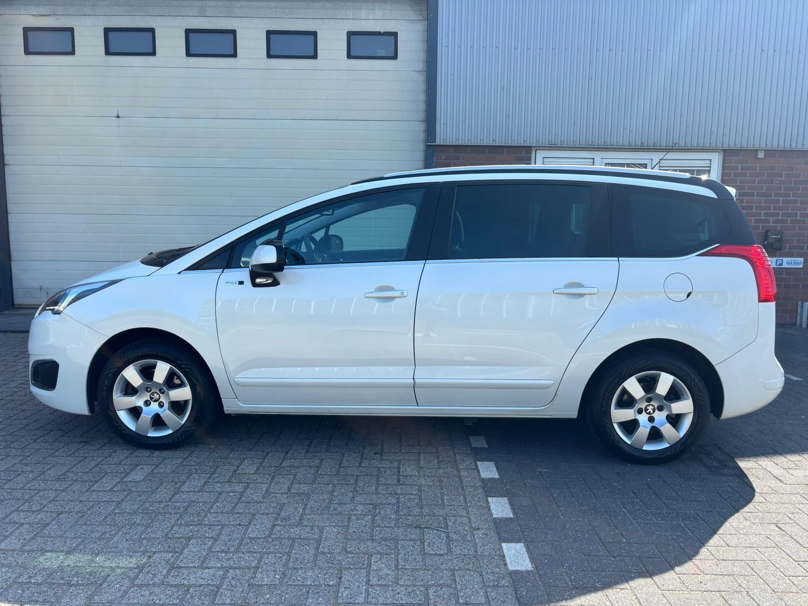 Hoofdafbeelding Peugeot 5008