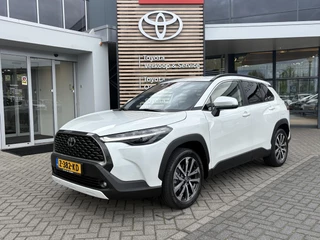 Toyota Corolla Cross Hybrid 200 Style STOELVERW BLIND-SPOT PARK-SENSOREN LM-VELGEN ELEK-ACHTERKLEP KEYLESS APPLE/ANDROID DRAADLOOS-LADEN AD-CRUISE DAB+ BLUETOOTH