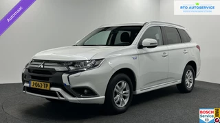 Mitsubishi Outlander 2.4 PHEV Pure NAVI CAMERA CARPLAY ECC CRUISE STOELVERWARMING.