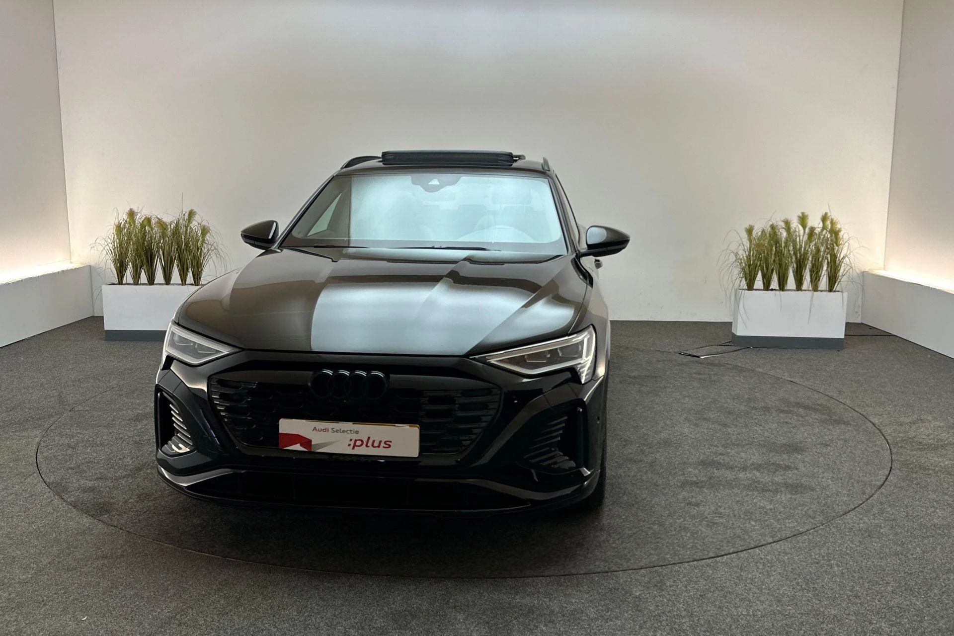 Hoofdafbeelding Audi Q8 e-tron