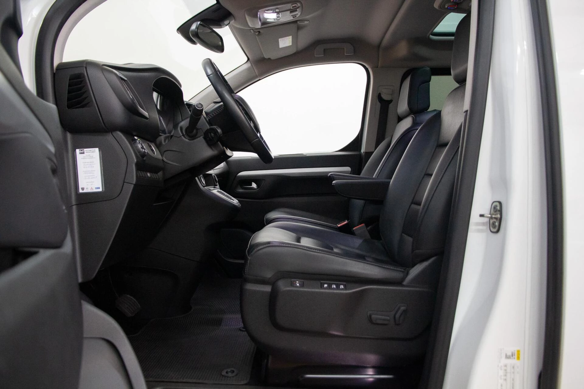 Hoofdafbeelding Peugeot e-Traveller