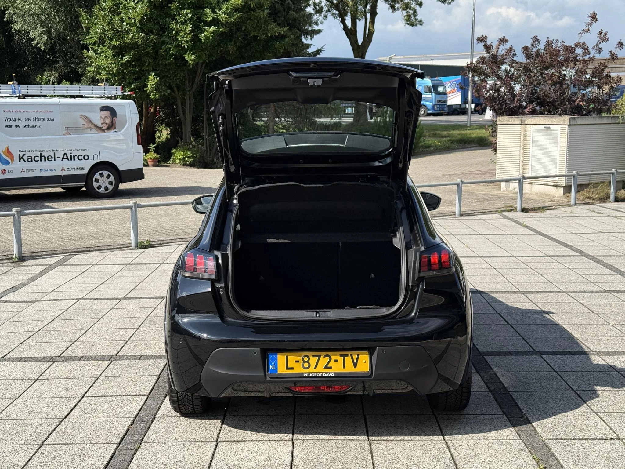 Hoofdafbeelding Peugeot e-208