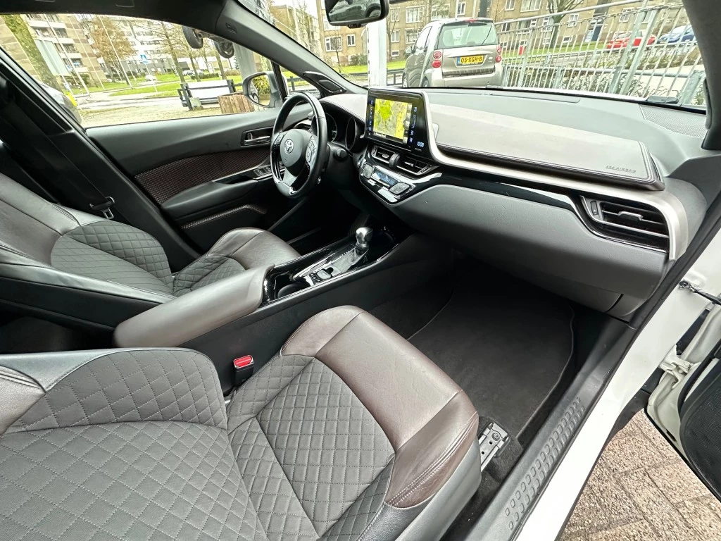 Hoofdafbeelding Toyota C-HR