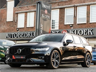 Hoofdafbeelding Volvo V60 Volvo V60 2.0 B5 R-Design PANO 19 INCH HARMAN KARDON LEDER LED CAMERA ADAP CRUISE BOMVOL!!