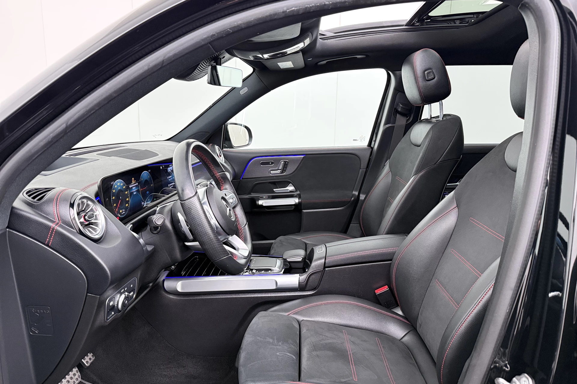 Hoofdafbeelding Mercedes-Benz EQB