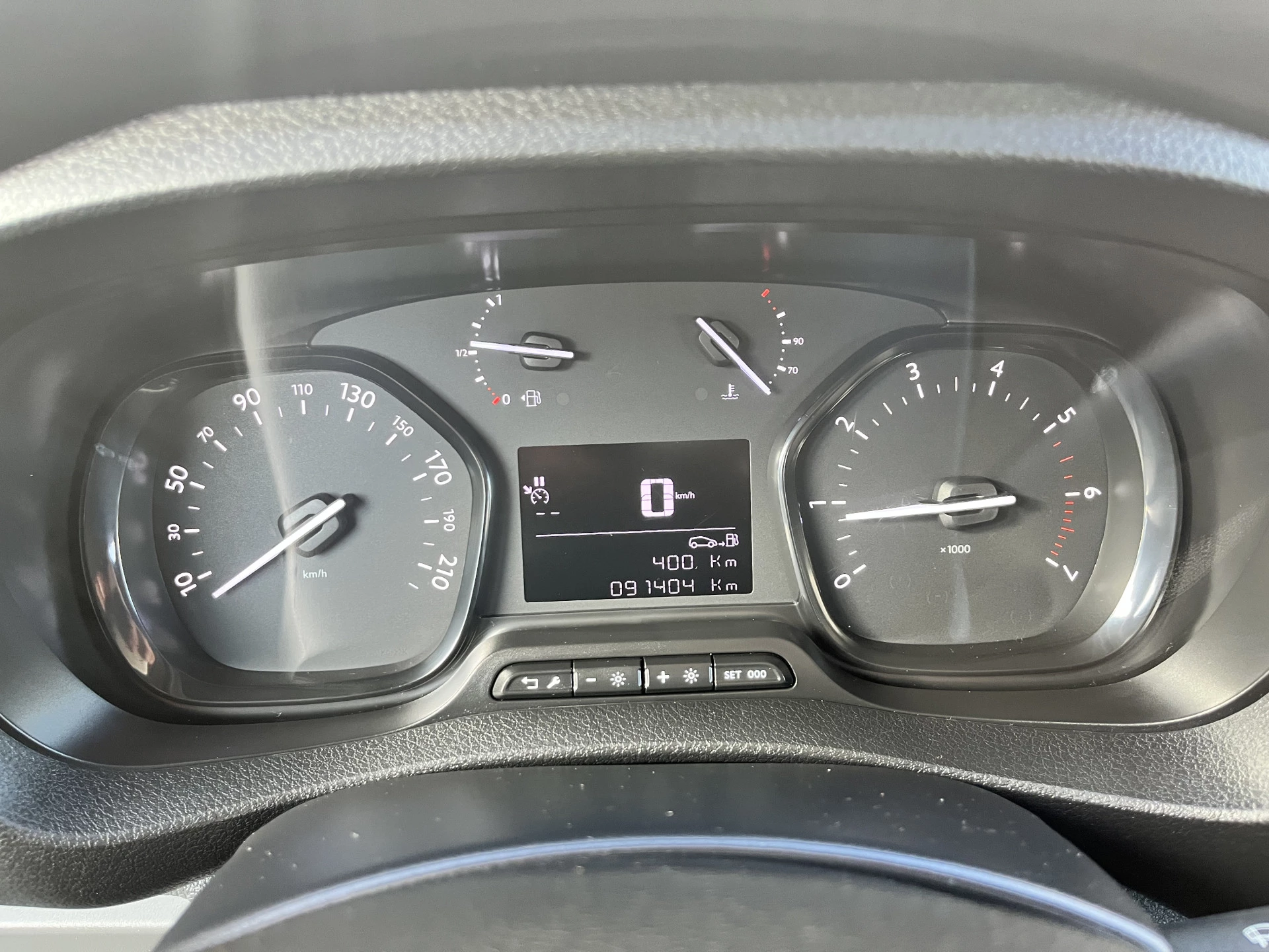 Hoofdafbeelding Peugeot Traveller