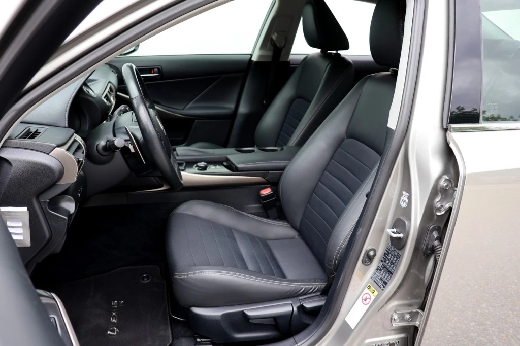 Hoofdafbeelding Lexus IS