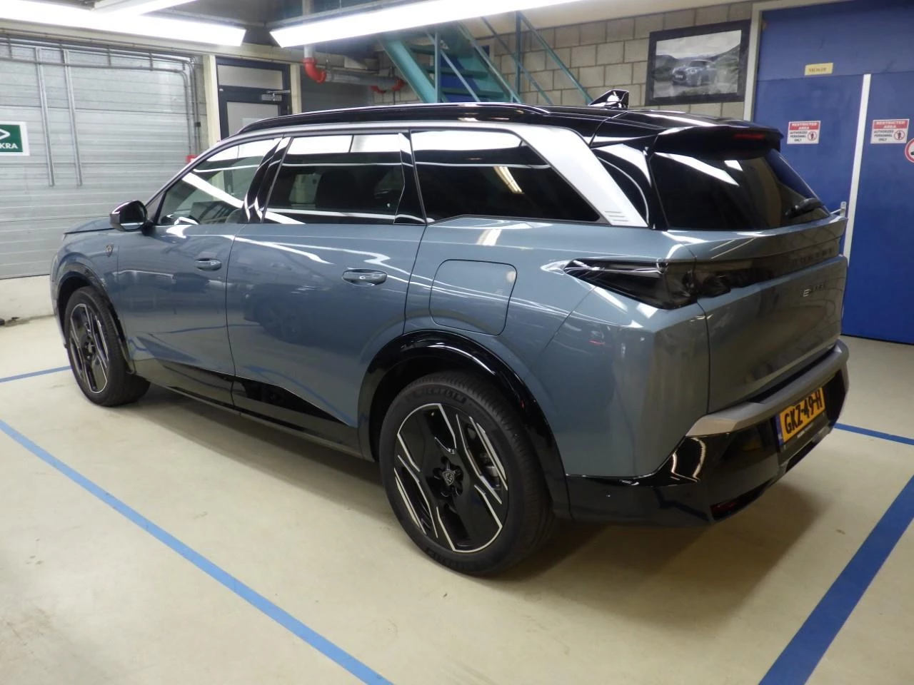 Hoofdafbeelding Peugeot e-5008