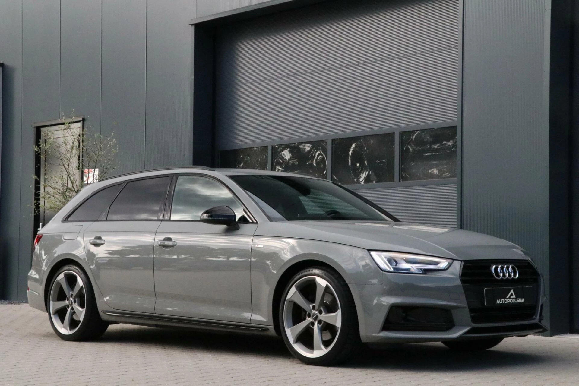 Hoofdafbeelding Audi A4