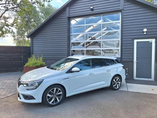 Renault Mégane Estate 1.2 TCe Bose Full-Map Navigatie, AUR-Camera, Climate-Control, Trekhaak, LM-Velgen, Cruise-Control, Apple-Car
