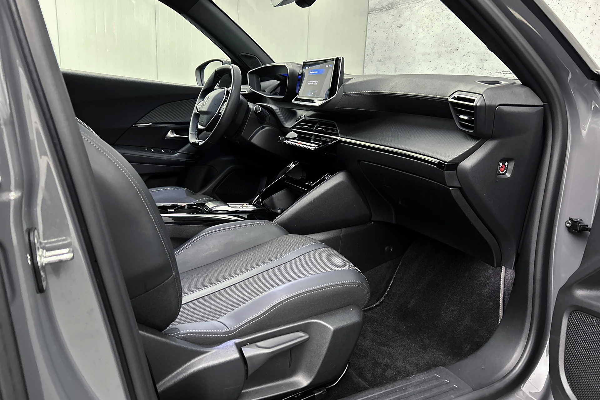 Hoofdafbeelding Peugeot e-2008