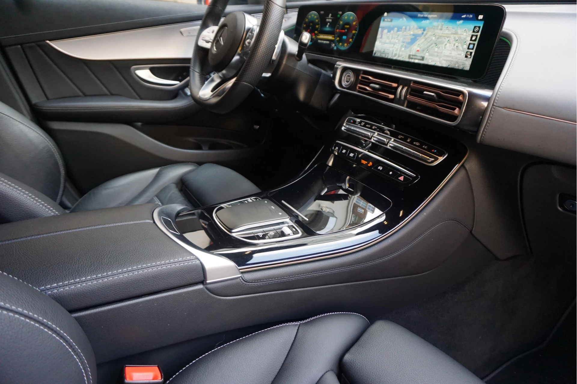 Hoofdafbeelding Mercedes-Benz EQC