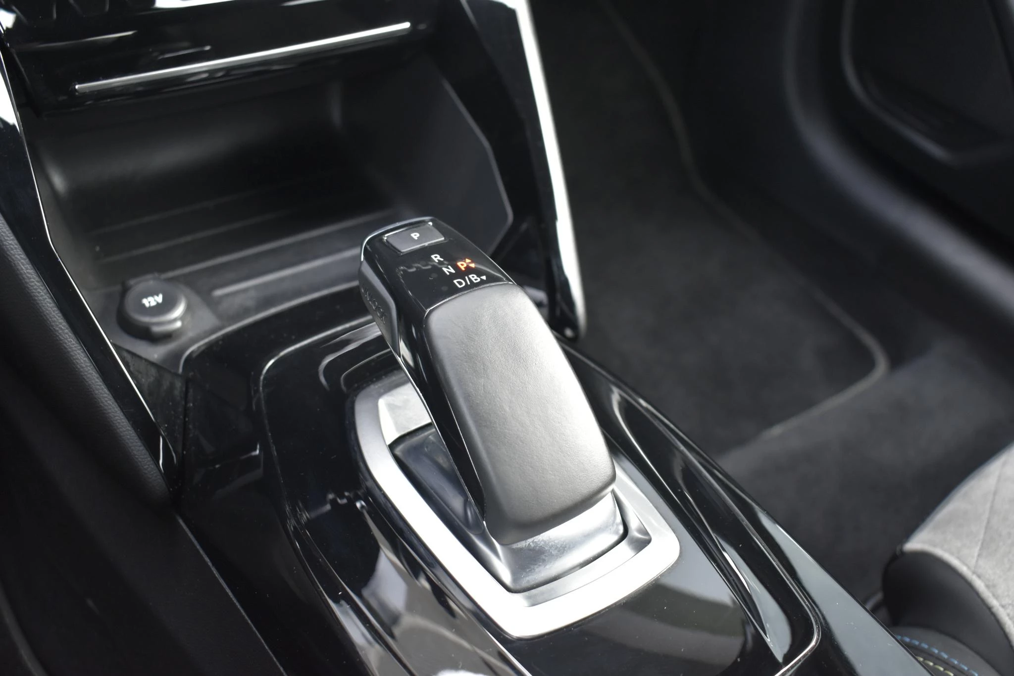 Hoofdafbeelding Peugeot e-208