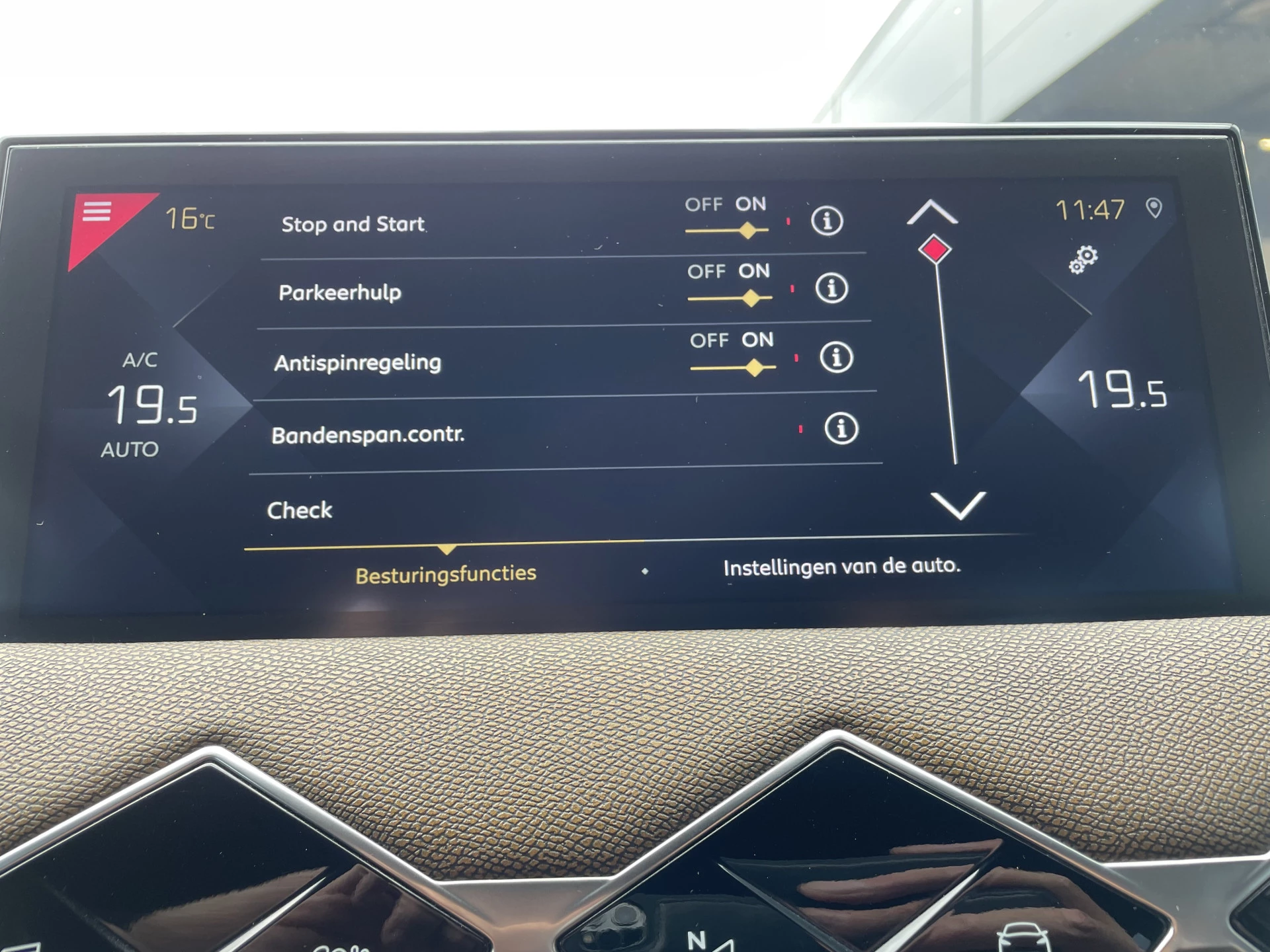 Hoofdafbeelding DS DS 3