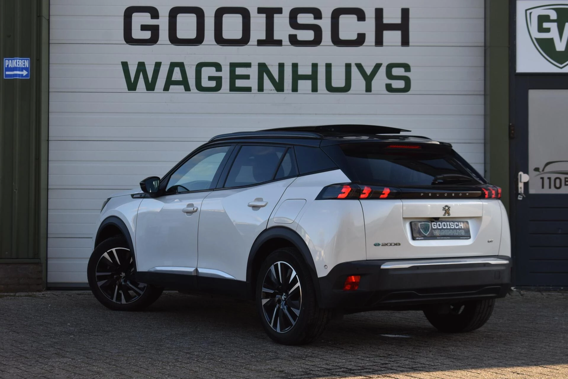 Hoofdafbeelding Peugeot e-2008