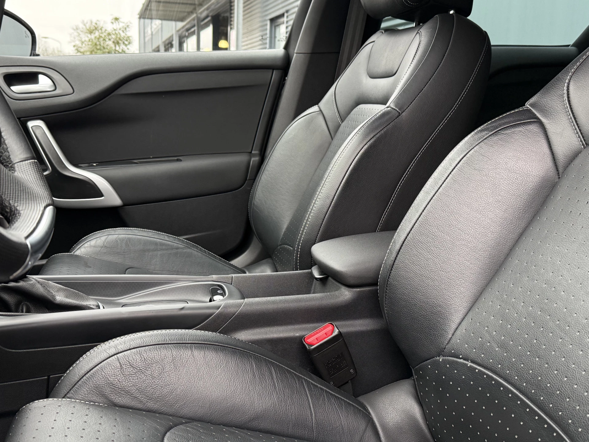 Hoofdafbeelding DS DS 4