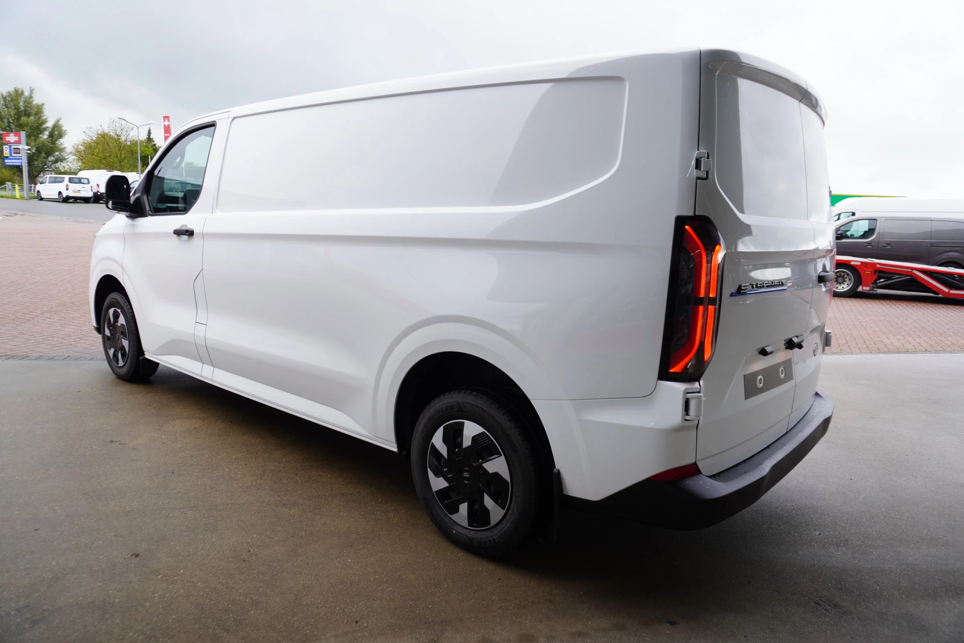 Hoofdafbeelding Ford E-Transit Custom