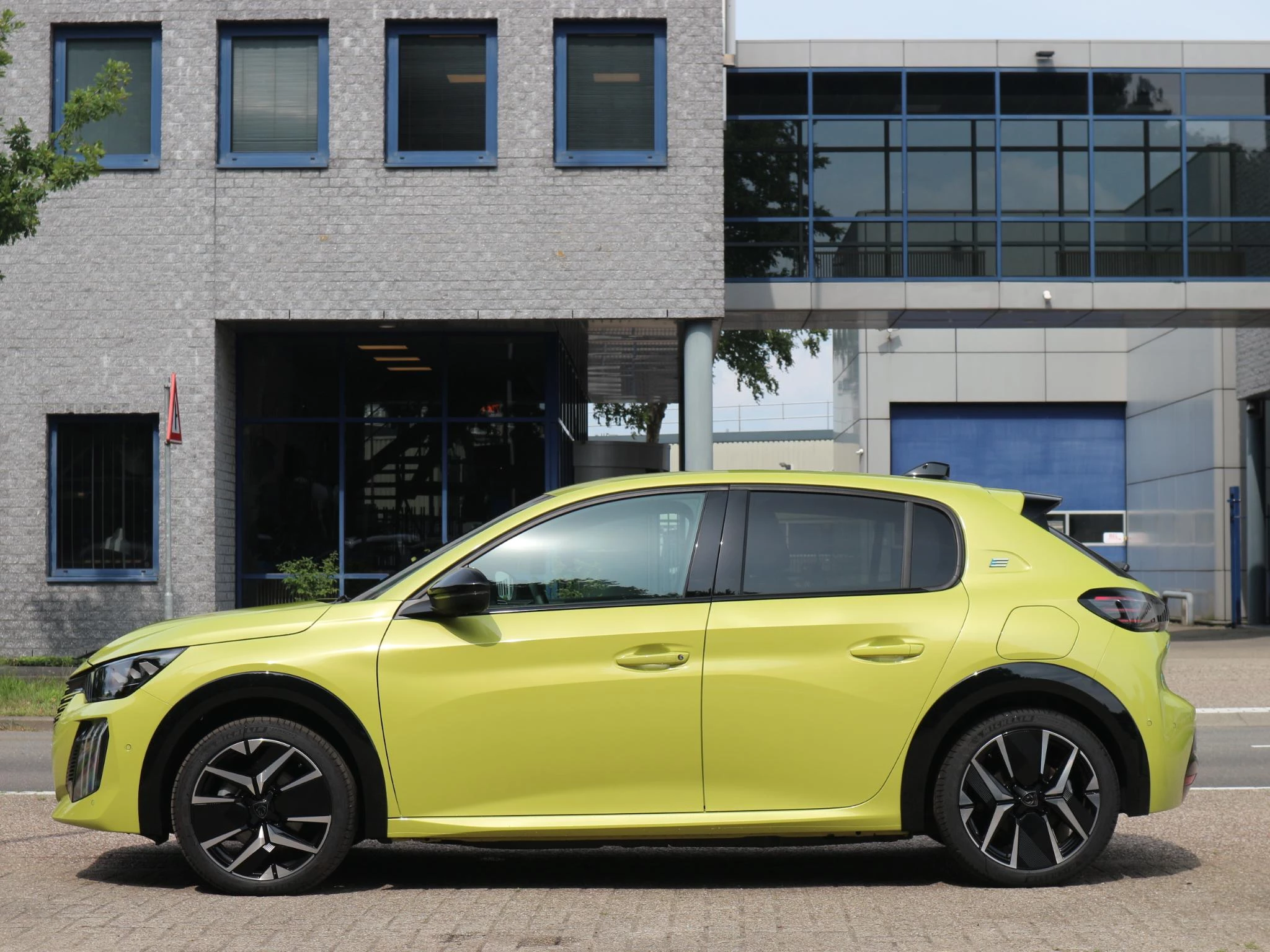 Hoofdafbeelding Peugeot e-208