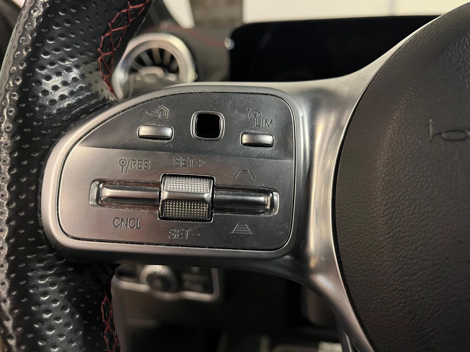 Hoofdafbeelding Mercedes-Benz EQA