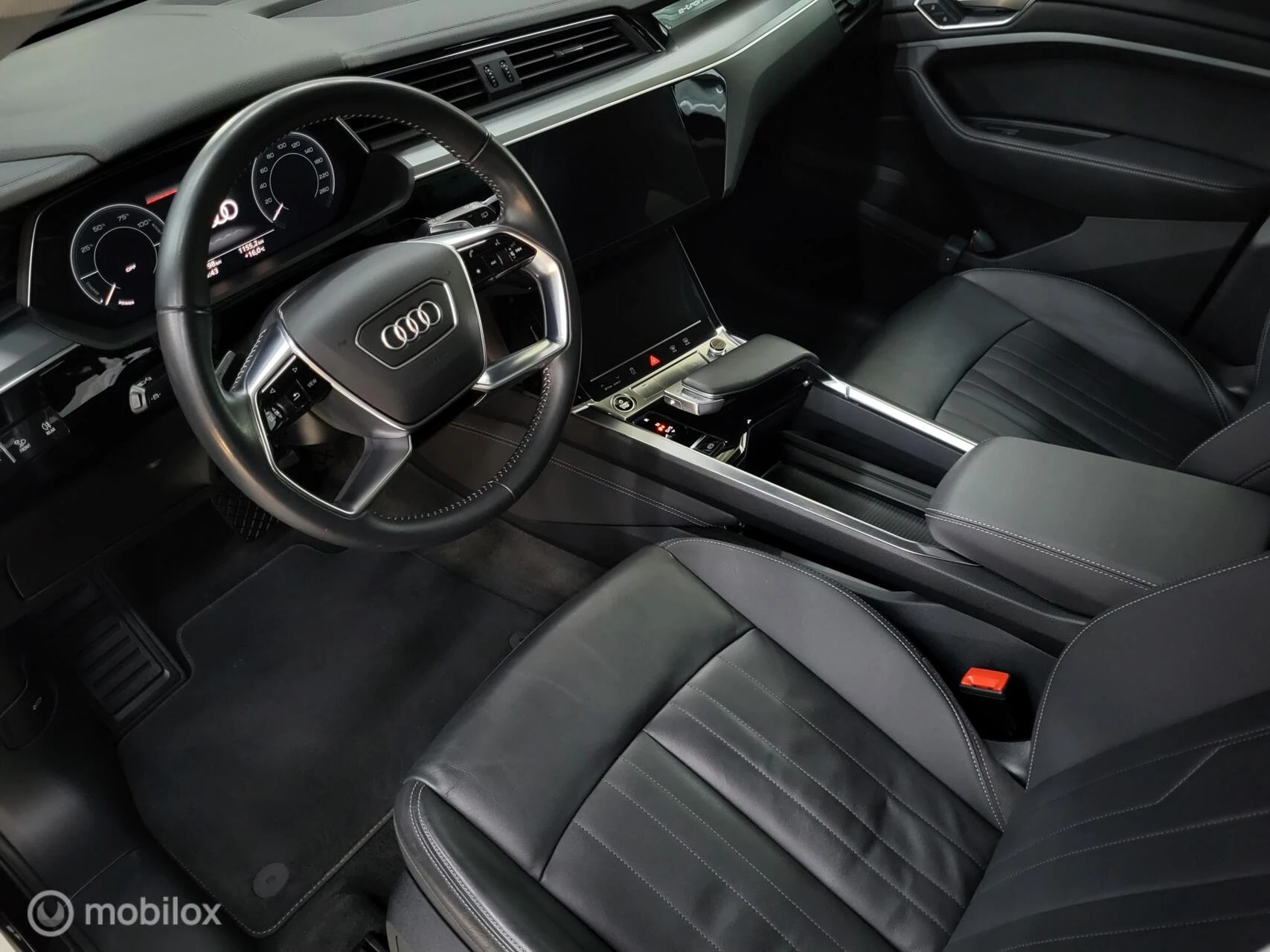 Hoofdafbeelding Audi e-tron