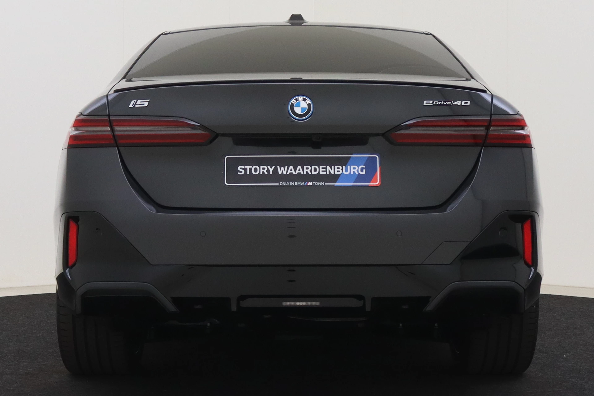 Hoofdafbeelding BMW i5