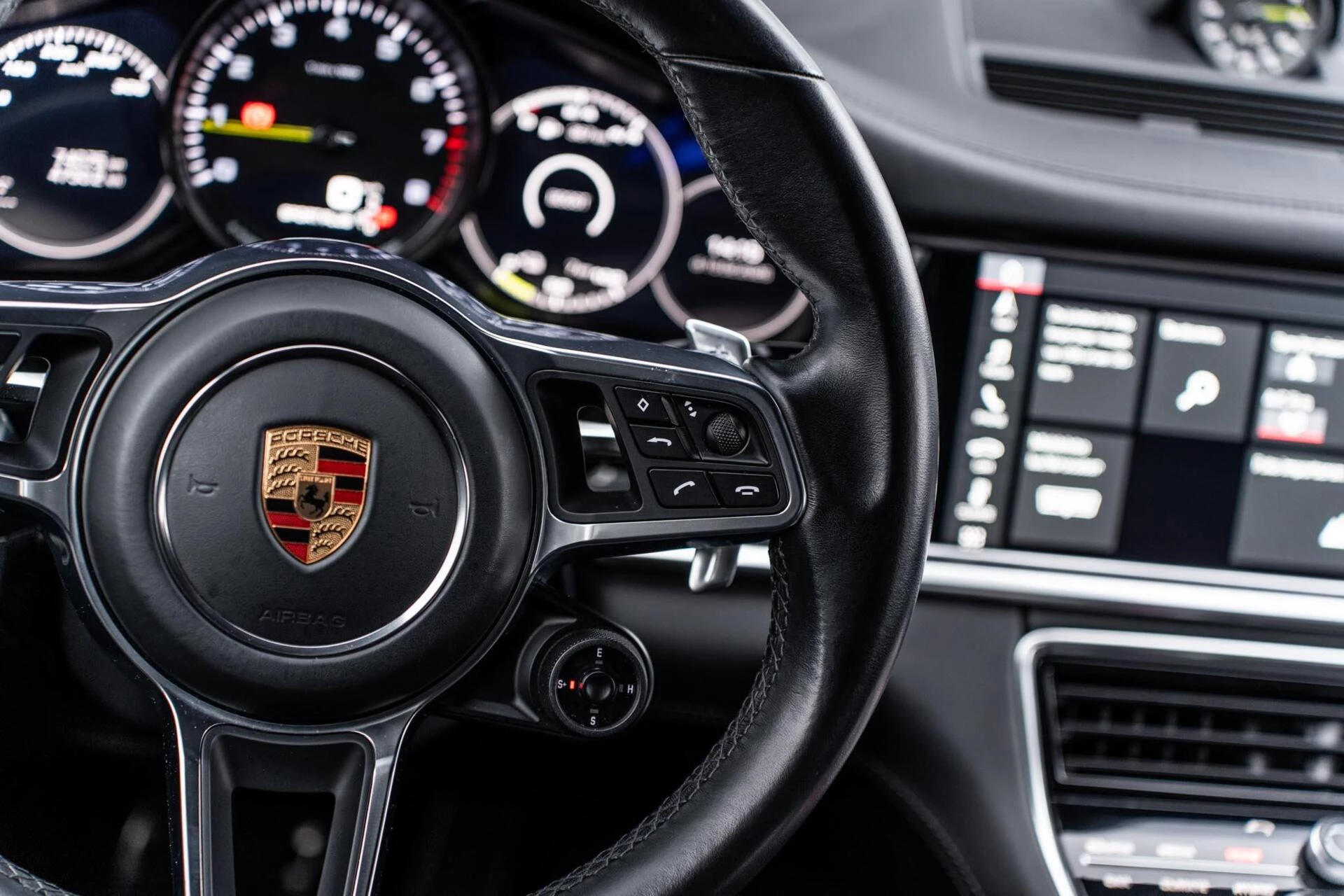 Hoofdafbeelding Porsche Panamera