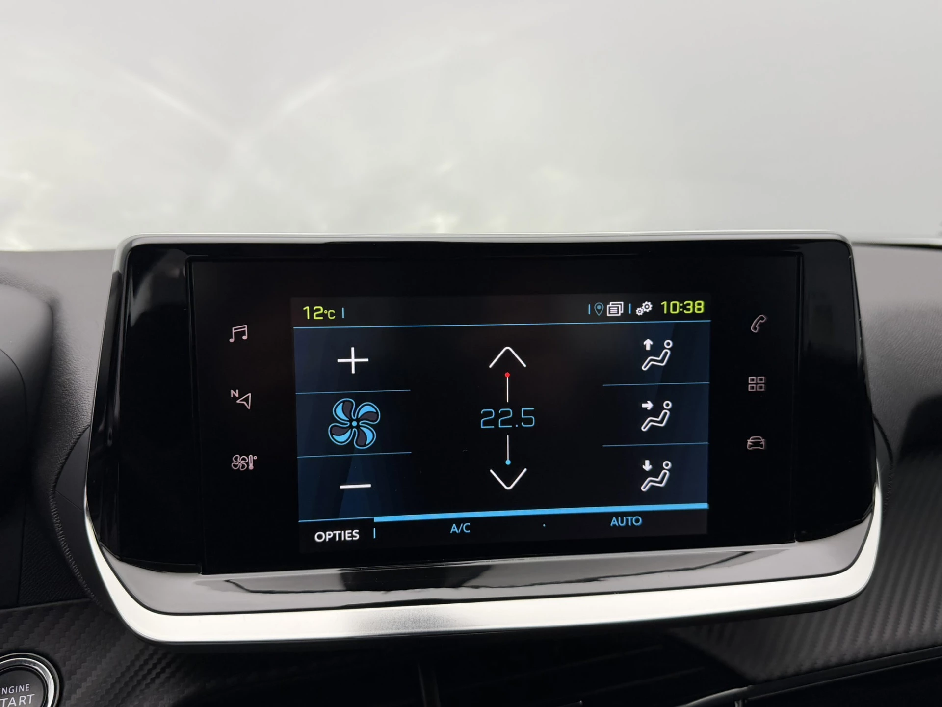 Hoofdafbeelding Peugeot e-2008