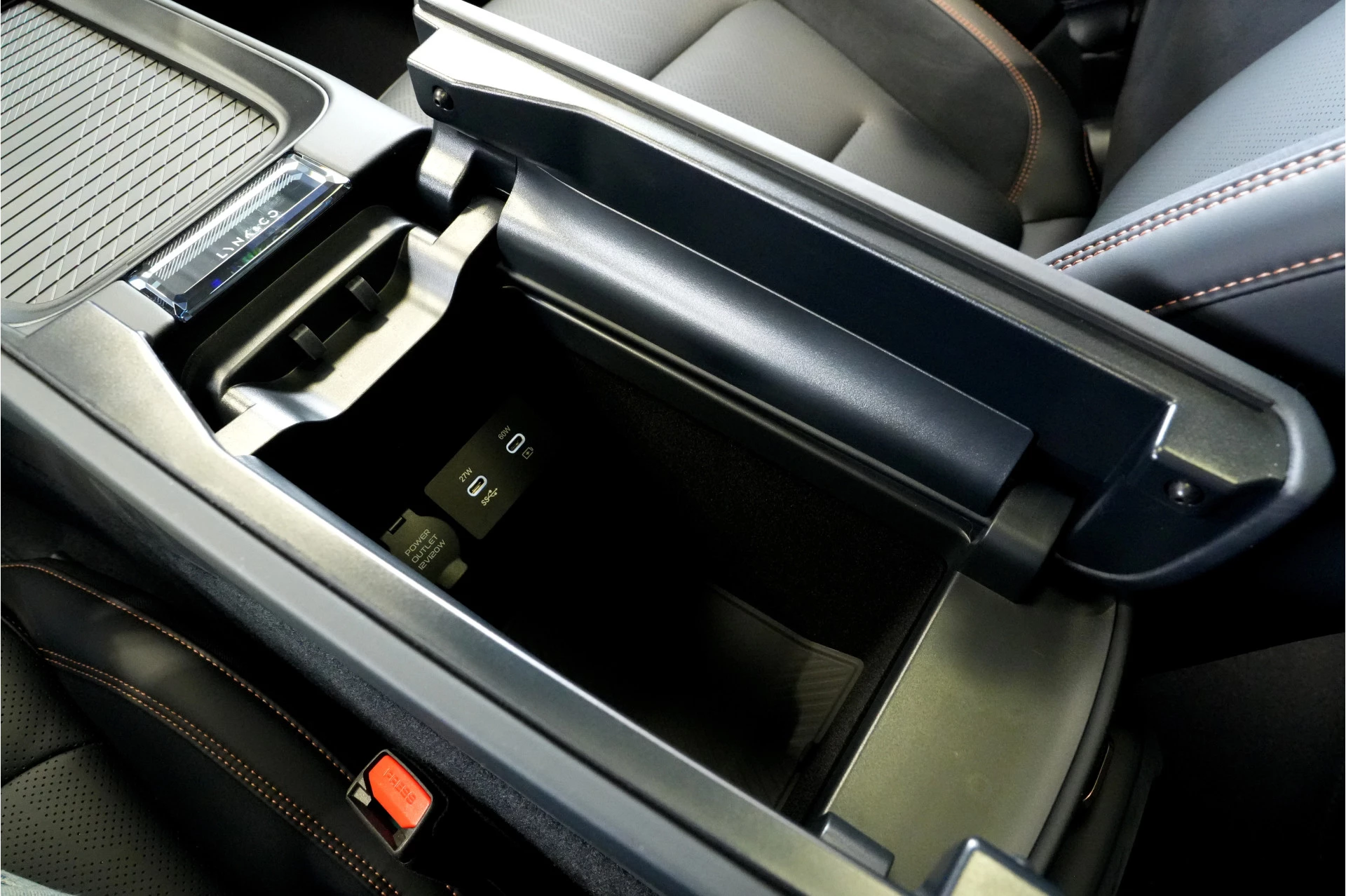 Hoofdafbeelding Lynk & Co 08