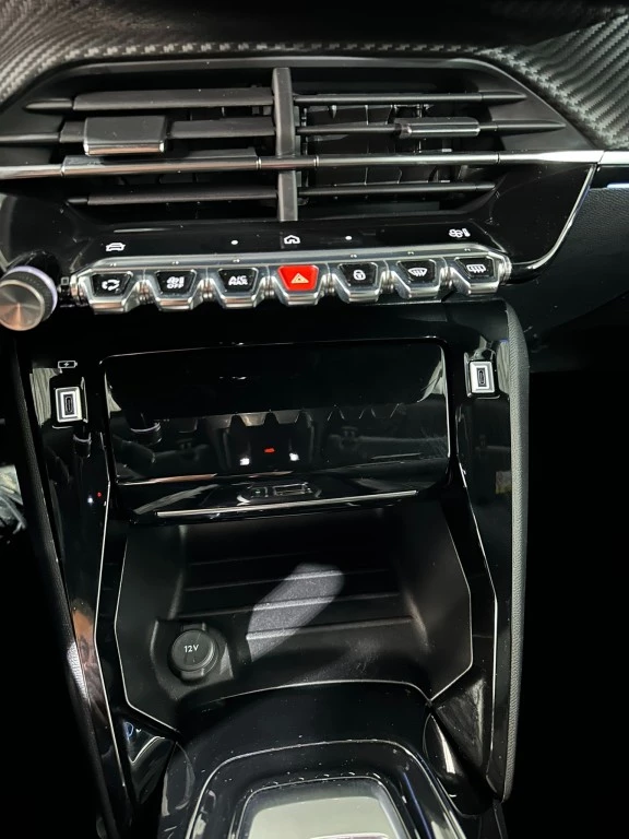 Hoofdafbeelding Peugeot e-2008